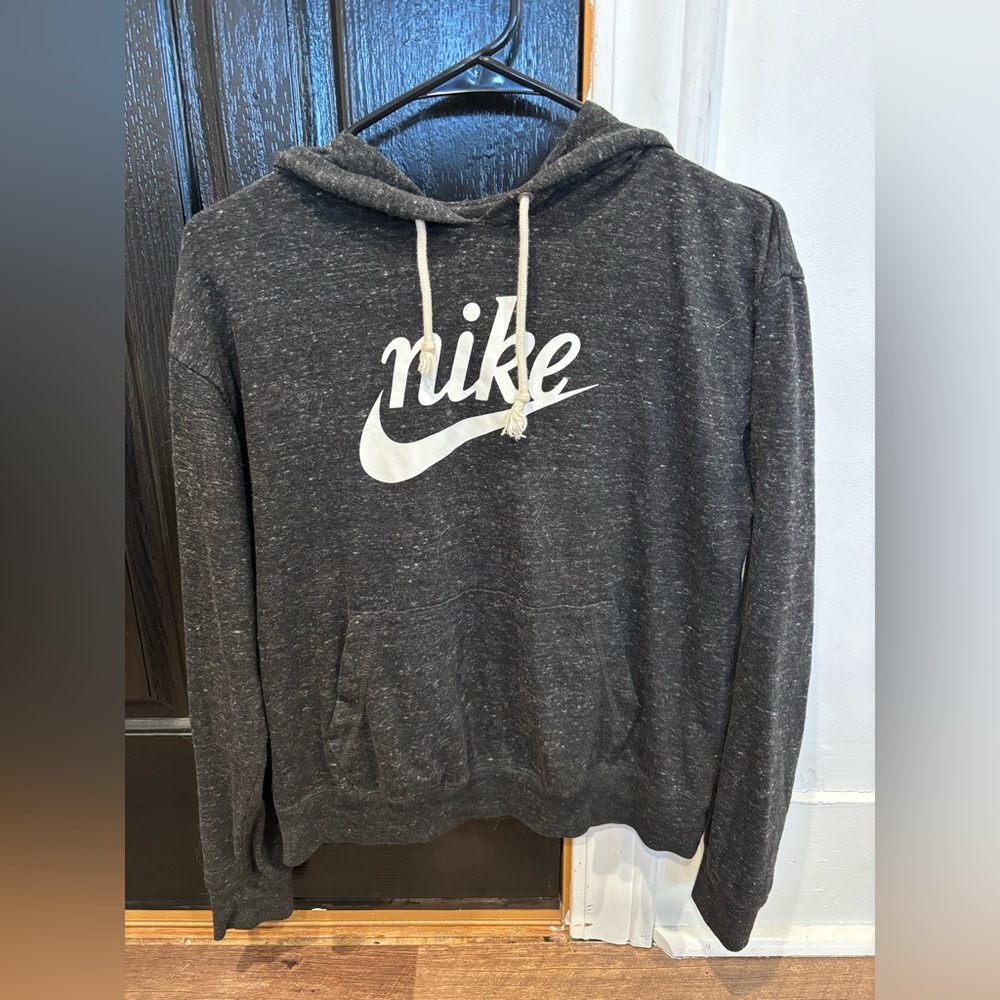 Nike lightweight hoodie (size M)